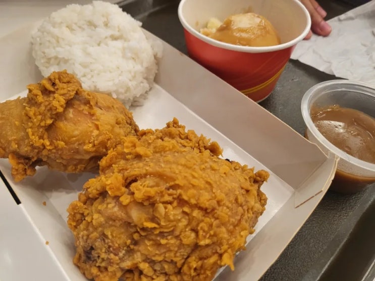 괌 여행기 5탄] 괌 맛집 필리핀의 추억 치킨,스파게티 밥 추가필수!! 존맛조합 ️ 졸리비 Jolibee : 네이버 블로그
