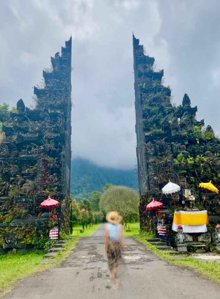 Handara gate