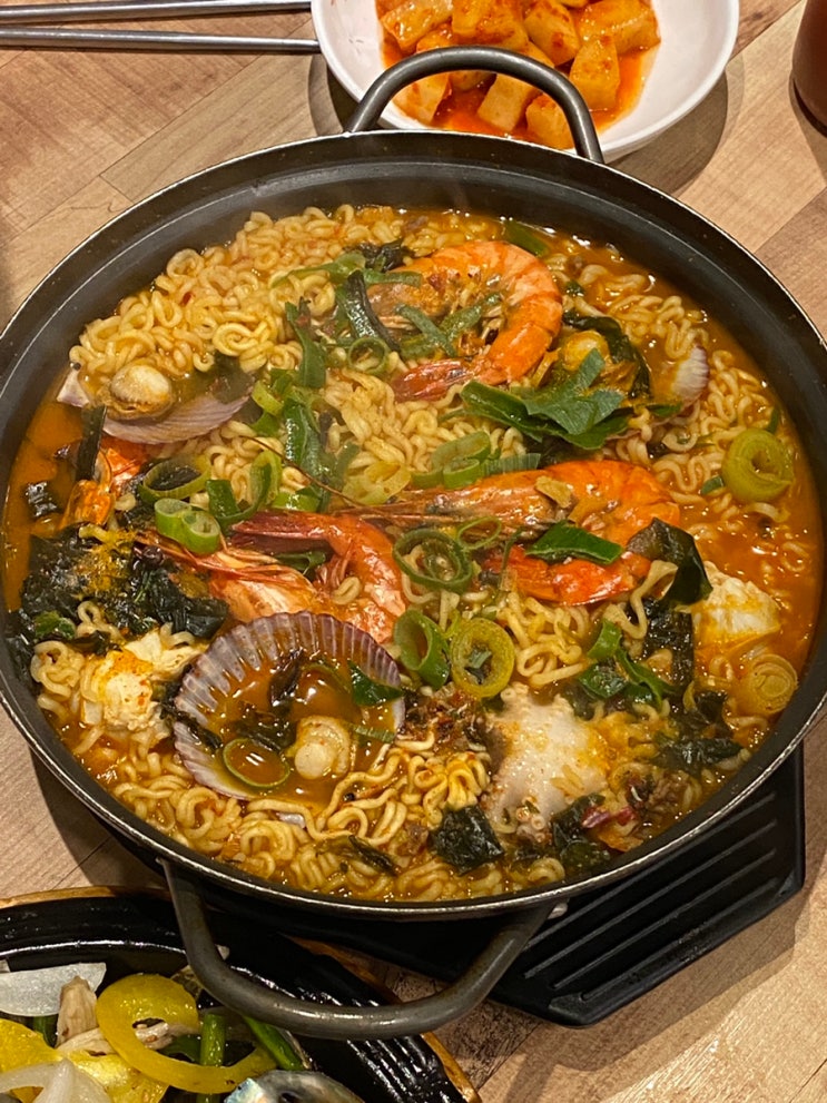 기장 연화리 해녀촌에 위치한 해물라면 맛집 ' 모꼬지 ' : 네이버 블로그