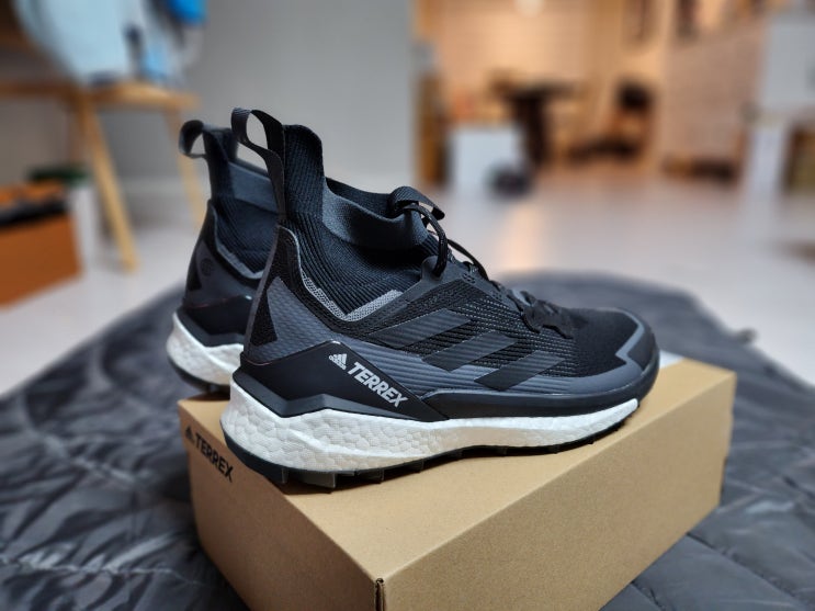 -〔WOMAN〕-　　 adidas TERREX アディダス テレックス　　FREE HIKER 2 HIKING SNEAKER