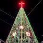 통영시 항남동 오거리 시계탑에 메리 크리스마스 성탄트리가 설치 되었습니다.