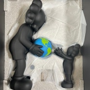 KAWS THE PROMISE 브라운, 블랙 개봉. 귀여운 내 친구들