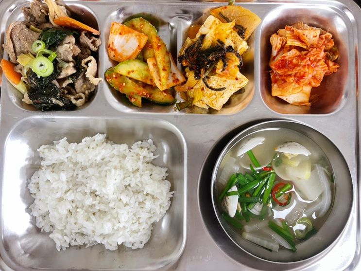 [230410] *월요일* 차조밥/맑은조갯국/깻잎불고기/봄나물두부조림/오이생채/포기김치 : 네이버 블로그