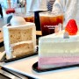 투썸플레이스 조각 케이크 : 얼그레이 밀크티 쉬폰 피스 ＆ 딸기우유 생크림 피스