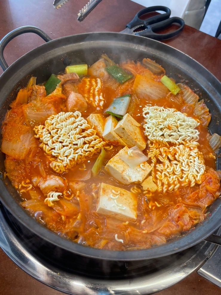 [한식_백채 김치찌개] 장위 뉴타운 점에 생긴 자극적이지 않은 돼지고기 김치찌개 : 네이버 블로그