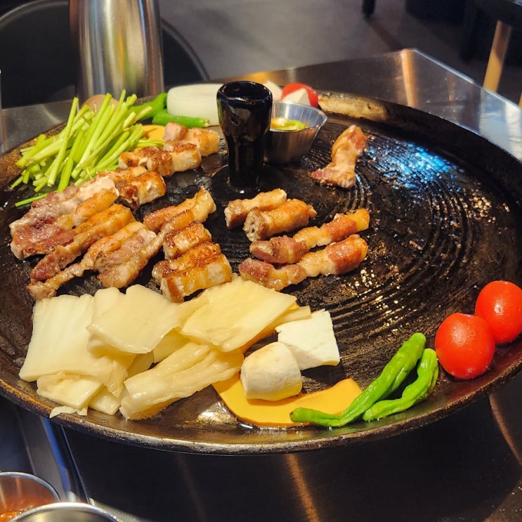 맛있게 구워주는 솥뚜껑 삼겹살 발산역고기집 돈구멍 마곡점 네이버 블로그