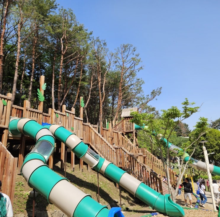 야외 대형 놀이터 '진양호공원 하모놀이숲 + 에어바운싱 돔'