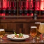 맥주에 빠질 수 없는 맛있는 식사와 안주, 5성급 호텔 출신 셰프가 선사하는 춘천 스퀴즈 브루펍의 다채로운 식사 메뉴를 소개합니다.