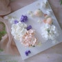 왕할아버지께 선물하는 뽀송한 크림꽃의 아름다운 케이크