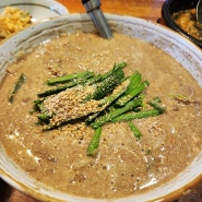 서울 강남 뱅뱅사거리에서 발견한 모든 메뉴가 진짜 맛있는 집 봉평착한메밀