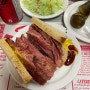 줄 서서 먹는 Smoked Meat 맛집, Schwartz's Deli 몬트리올 여행