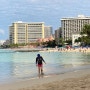 하와이여행 2일차 :: 와이키키비치 수영, 핑크트롤리, 월마트 쇼핑
