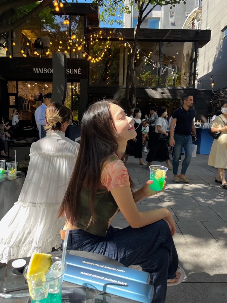 [가로수길] 메종 키츠네 카페에서 아시아 총괄 디렉터 만난 썰 🦊- Cafe kitsune Seoul : 네이버 블로그
