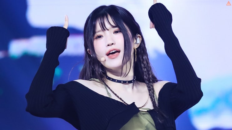 <컴퓨터배경화면> 프로미스나인 송하영 'menow' 무대 컴퓨터바탕화면_by.슬짱