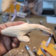 한국가구학교 목공예수업 목각인형 조각하기 아기고래 조각하기
