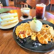 [홍대] 소보로 크럼블 + 크로플 = 존맛탱으로 진화! 맛잘알 상수 카페