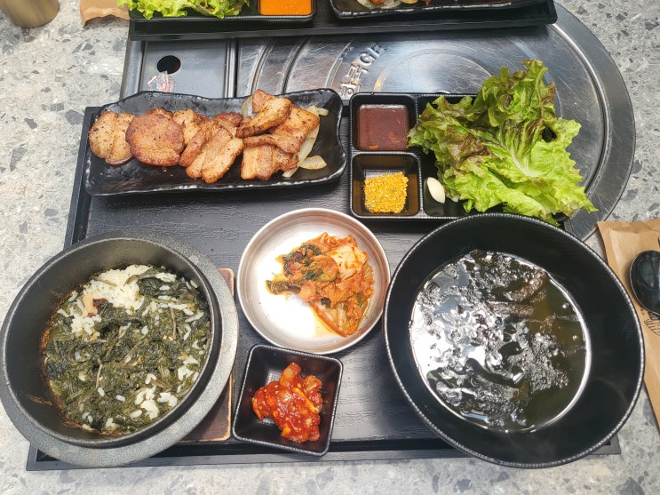 [종각, 종로] 철로만든돼지 점심메뉴 추천 여름엔 콩국수 : 네이버 블로그