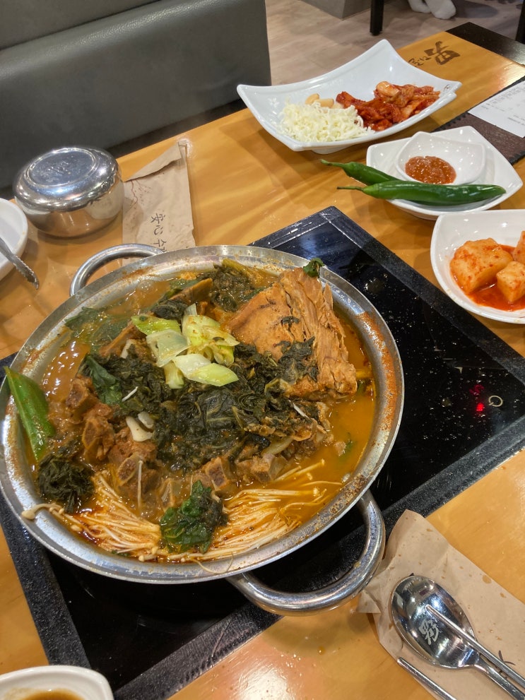 단체모임하기 좋은 경산중산동맛집 "남다른감자탕 경산중산점"