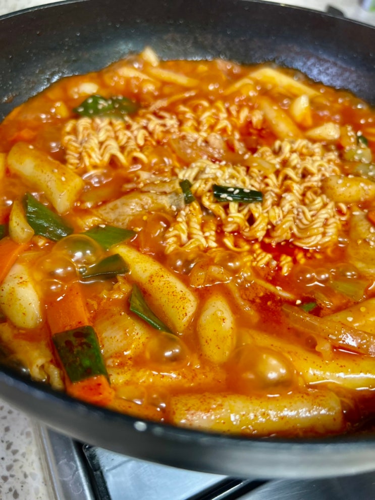옥주부 옛날 문방구 앞 떡볶이(밀떡/쫄면/소스) 후기 (과연 맛있을까?) : 네이버 블로그