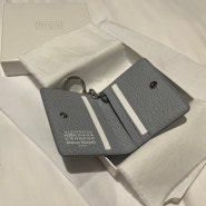 오사카 우메다 한큐백화점 쇼핑 :: 메종 마르지엘라 Four Stitches 키링 카드 홀더 페일 블루 구매후기