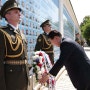 [사진] 윤 대통령, 우크라이나 전사자 추모의 벽 헌화