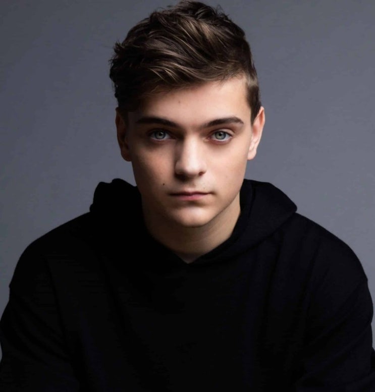 마틴 개릭스, Martin Garrix - Don't Look Down (ft. Usher) 가사, 해석, 세계 정상급 DJ ...