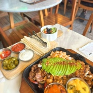 [서울 이수] 마치 발리에 온 듯한 분위기의 멕시코 음식 맛집 '올라아보'