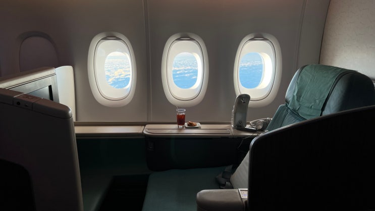 [대한항공] KE081 인천-뉴욕, 퍼스트 클래스 탑승기 : A380-800 코스모스위트 : 네이버 블로그