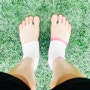 아마추어 여자축구: 축구하기 전 발목 테이핑 하기