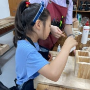 어린이 목공예 원데이클래스 JS 목조형 아카데미에서 연필꽃이 만들기