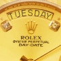 사당에서 방문, 홍콩에서 제작된 금장 로렉스 시계 매입