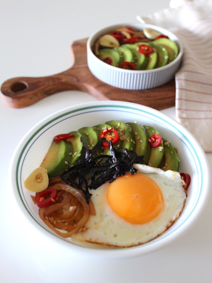 아보카도장 덮밥 만들기 아보카도 비빔밥 간장밥 간단한 아침메뉴추천 요리 레시피 : 네이버 블로그