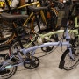 도심 라이딩에 기가막힌 가벼운 접이식 자전거 / 브롬톤 C라인 미드바 2단 m2l 출고!