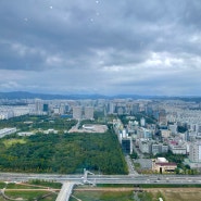 대전 국내에서 세 번째로 높은 38층 스타벅스 대전엑스포스카이점