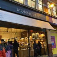 런던 맘모스 커피(Monmouth Coffee)에서 플랫 화이트 마시기