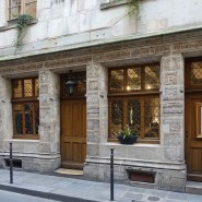 파리에서 가장 오래된 집/ 전설적인 연금술사 니콜라 플라멜/마법의 돌