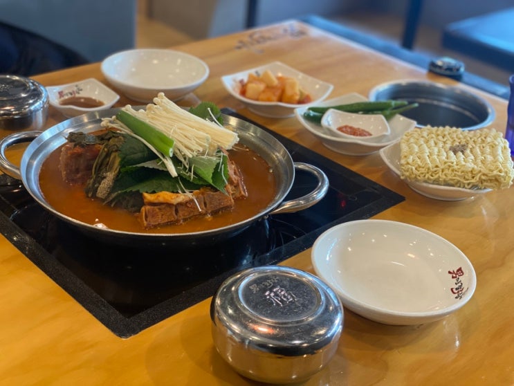 외식 장소로도 좋은 경산 해장국 맛집, 남다른감자탕 중산점