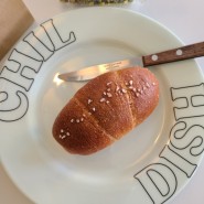성수동 카페, 차일디쉬(CHD) | 힙한 분위기의 시그니처 달래 소금빵과 큐브 크림빵 맛집