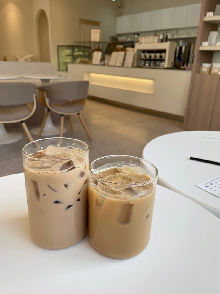 [여수 부삼 카페] 여수 거북공원 근처 카페 추천 ☕에스토 커피, ESTO Coffee (feat. 위치, 내부 분위기, 로얄 ...