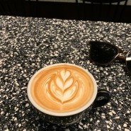 싱가포르 최애 카페 ‘펀치(PUNCH)’ 아침 일찍 여는 플랫화이트 맛집