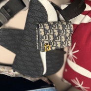 더 현대 서울 YP PLUS라운지 후기 및 디올 남자 Saddle 백, 여자 Saddle 카드 지갑(Dior Oblique 자카드)