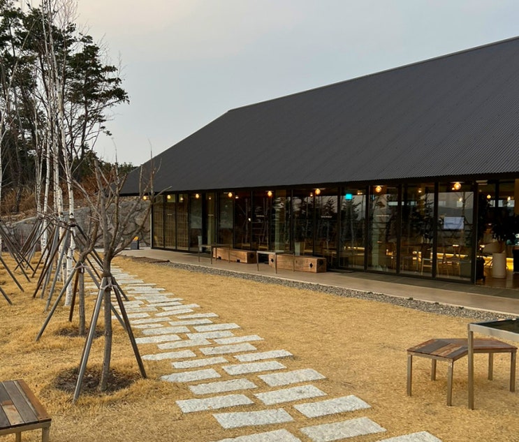 경주 대형카페 / 뷰 맛집 커피명가 경주무장산점