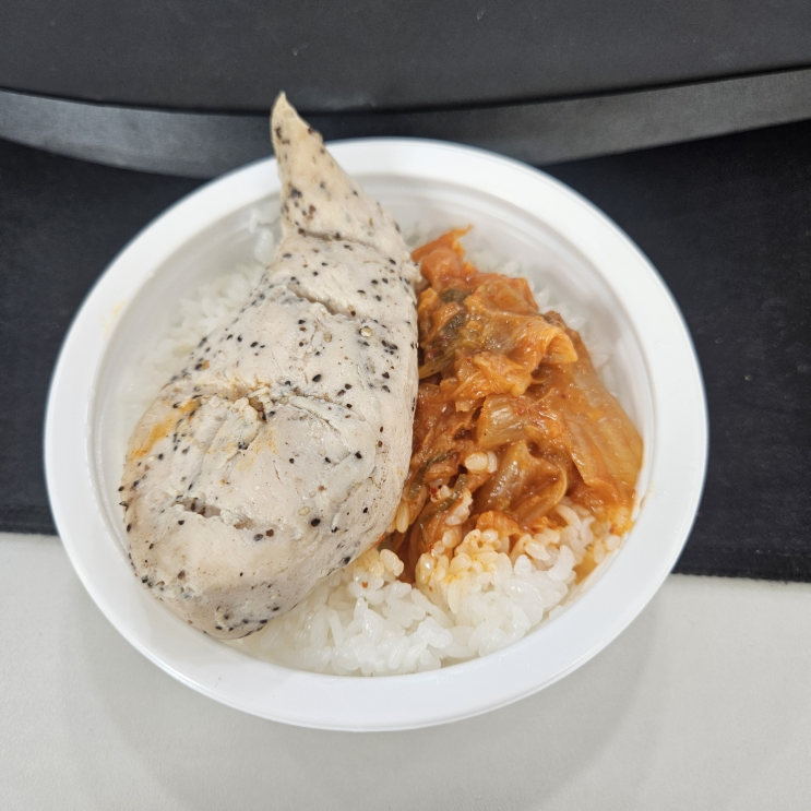 231004 │ 1day 하림 블랙페퍼 닭가슴살+비비고 직화솥 김치볶음+햇밥 (내맘대로 편의점 다이어트 도시락) : 네이버 블로그