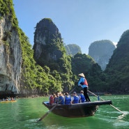 베트남 하롱베이 송솟동굴, 항루원뱀부보트, 티톱섬