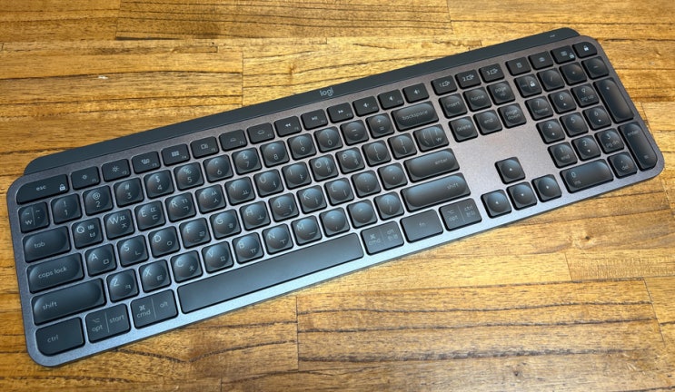 로지텍(Logitech) Mx Keys - 맥(Mac)과 윈도우 호환 무선 블루투스 풀배열 키보드 개봉 : 네이버 블로그