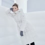 게스(GUEESS) X 수지 23 FW 페더라이트 화보 패션. 여성 숏&롱 푸퍼 다운. 겨울 아우터 코디