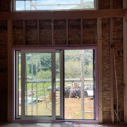 목조주택 창호 설치로 집안에 채광 및 환기에 도움을 드렸습니다!
