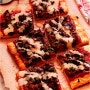 취향대로 만드는 크럼블 소시지 모짜렐라 피자와 화이트 야생 버섯 피자 레시피