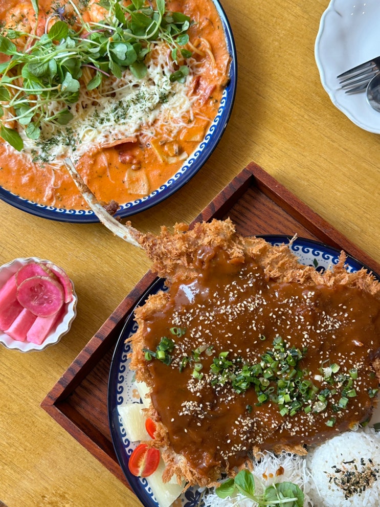 맛집] 법원 근처 토마호크 비주얼의 뼈 돈가스 | 동백카츠 사파점