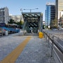 [잠실역] 지하철역과 중앙버스전용차로 정류장을 바로 이어주는 2-1번 출구